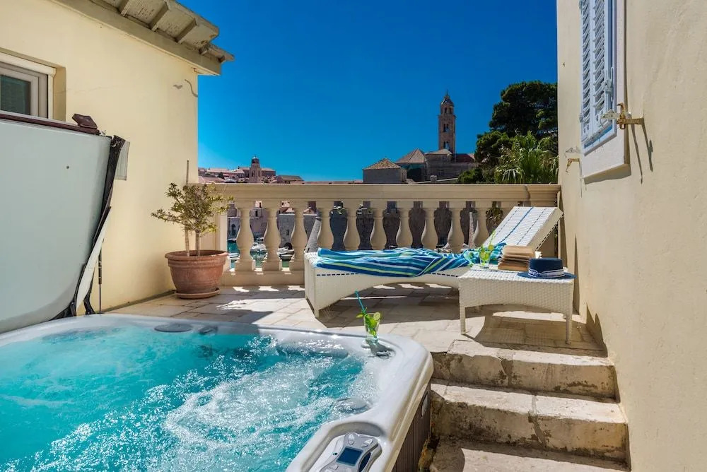 Villa Adriatica - 4 bedroom vacation house