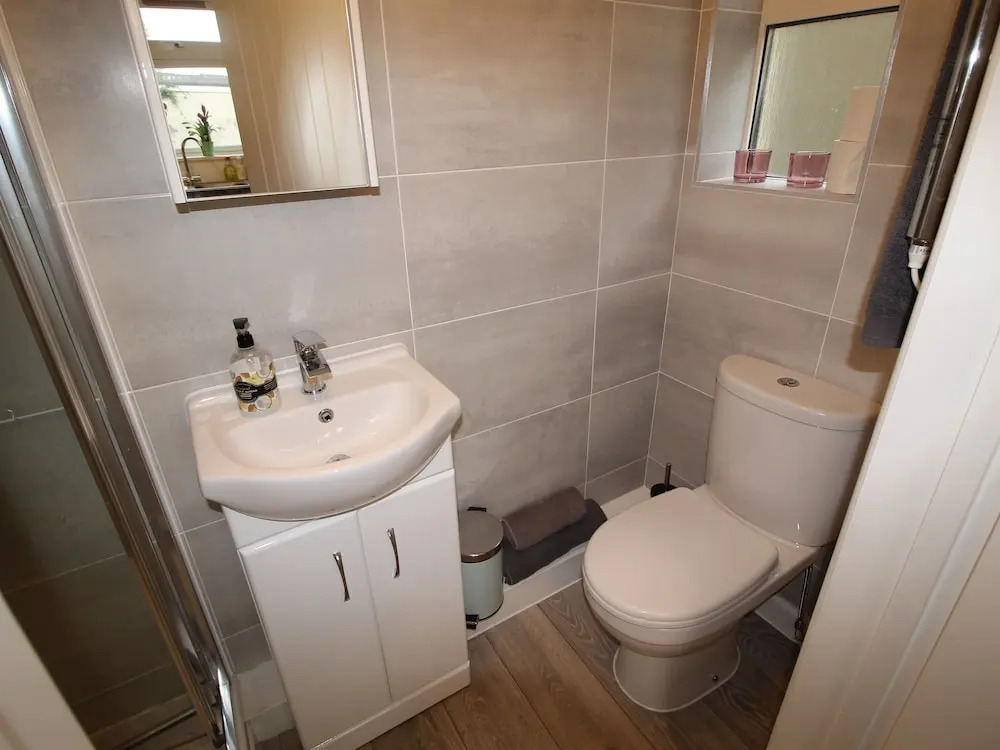 Oakfield Street Apartments by Cardiff Holiday Homes