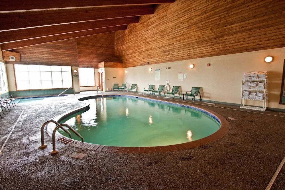 Cove Point Lodge