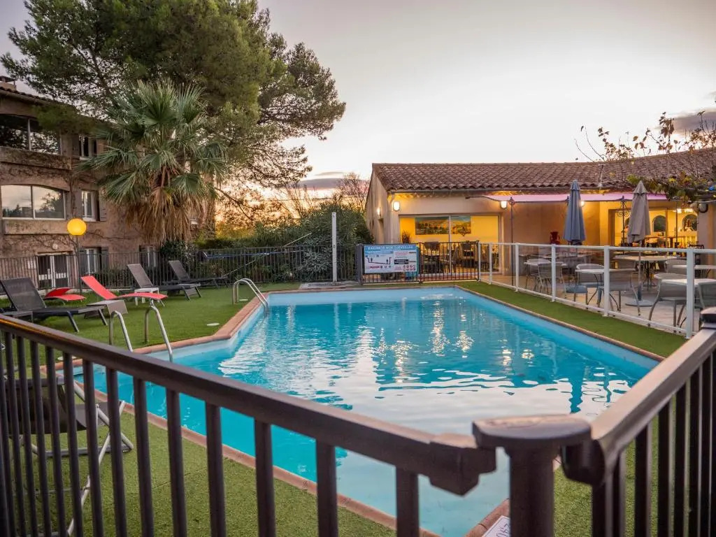 Logis Hotel Restaurant Uzès Pont du Gard