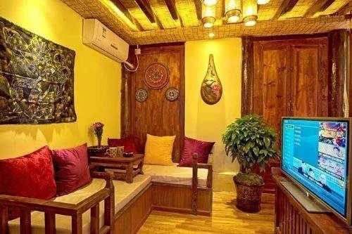 Floral Hotel·Yunjing Zhinan Hotel(Dayan Gucheng dashuiche store)