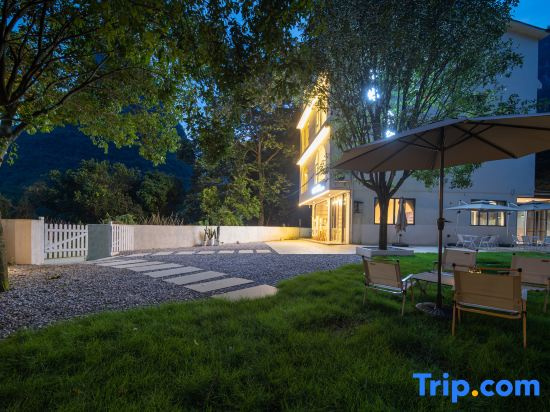 Village Islet & Chestnut Lodge - Yangshuo Yulong River Romance Park Location