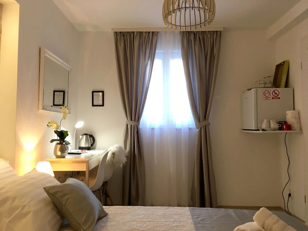 Rooms and apartments Paese
