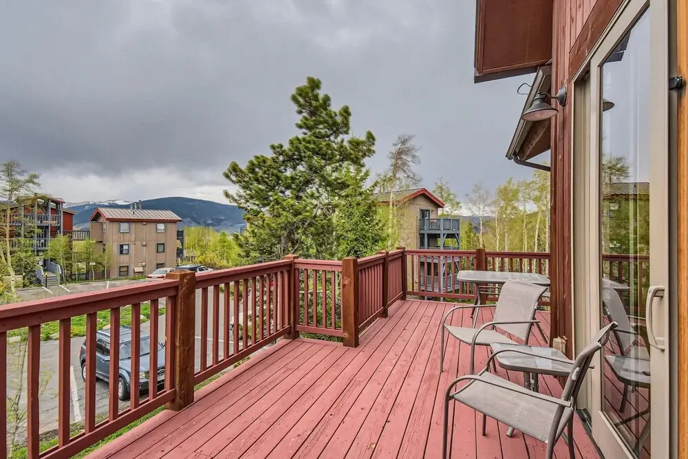 42 Burgundy 4br 3.5ba 4 Bedroom Townhouse by RedAwning
