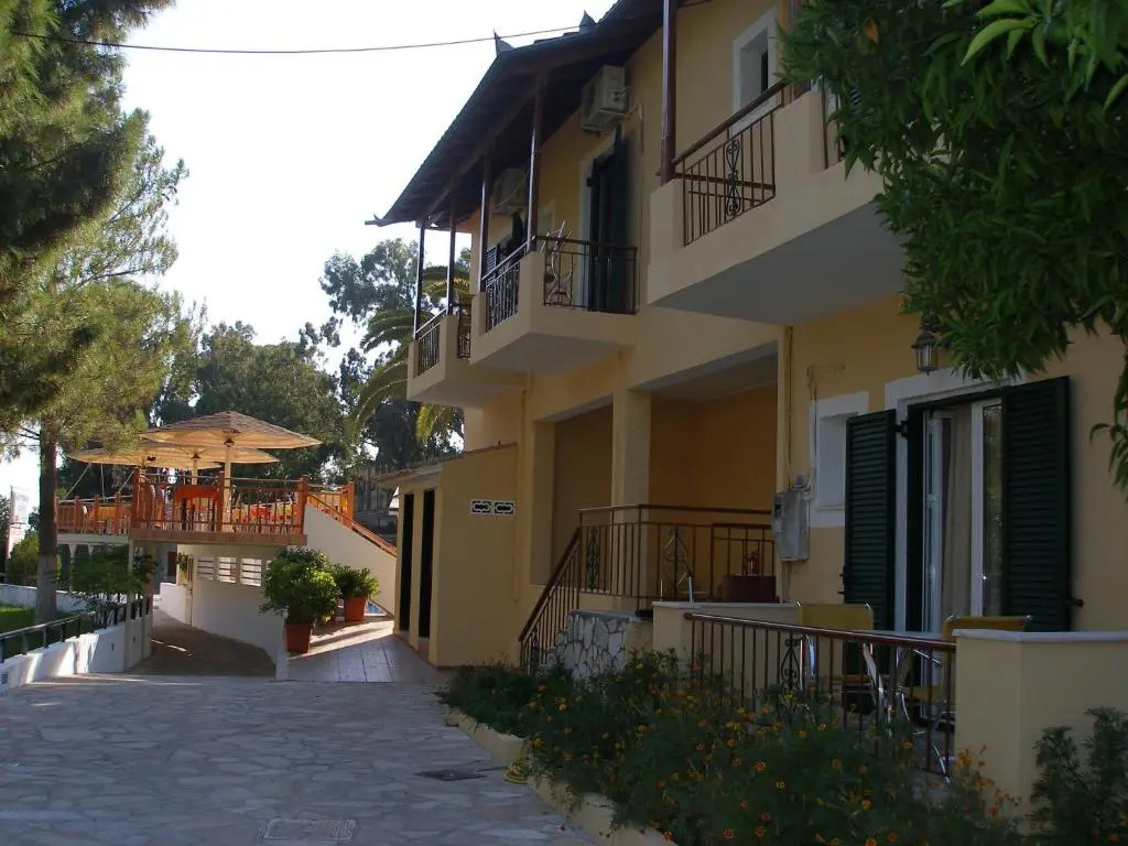 Michalis Place Apartments