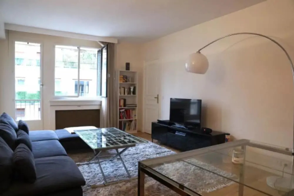 1 Bedroom Flat Near Eiffel Tower