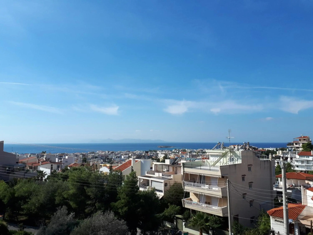 Sea view,big and comfortable appartment in Voula