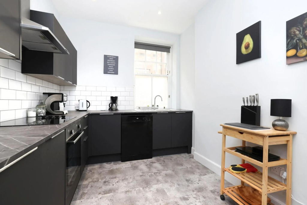 Stunning 2 Bed Apt Nr The Royal Mile & The Castle