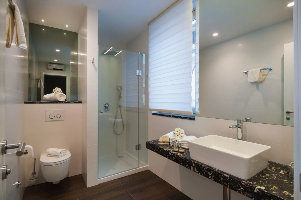 Residence by Vestibul Palace