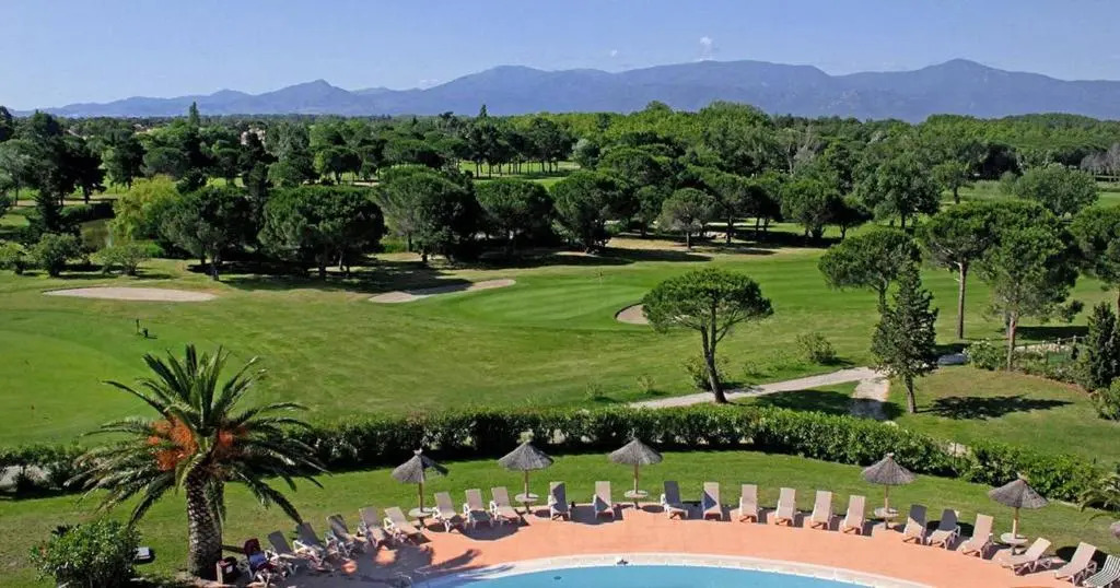 Vacances au calme pour cette villa de standing proche du Golf - GOLFC10