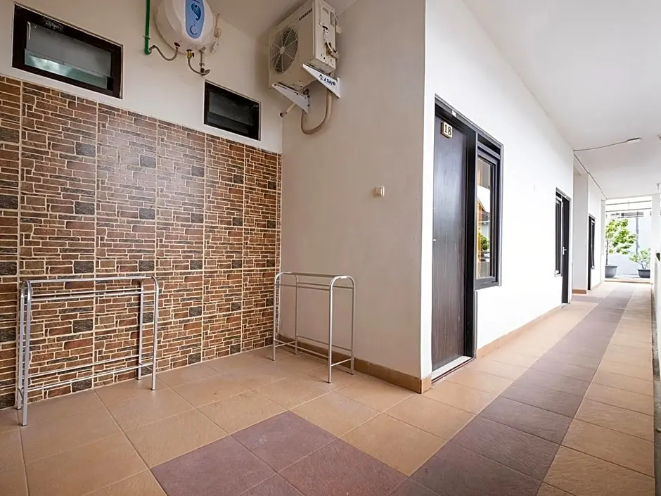 Oyo Life 2807 Nusa Indah Kost Putri