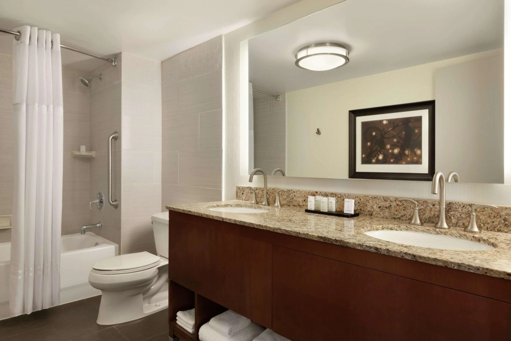 Embassy Suites Baltimore - Inner Harbor