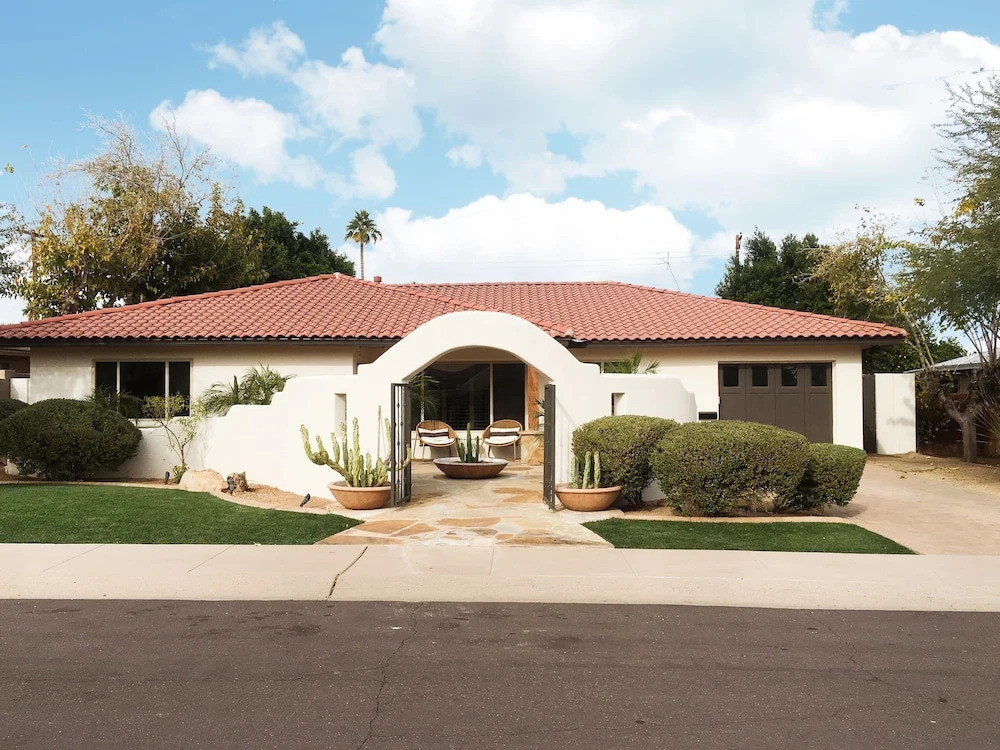 Ultra-Posh - 3 Br Home