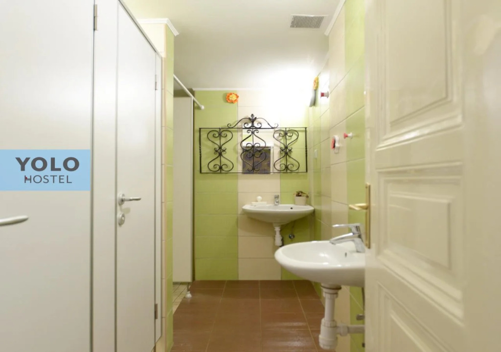 Yolo Hostel