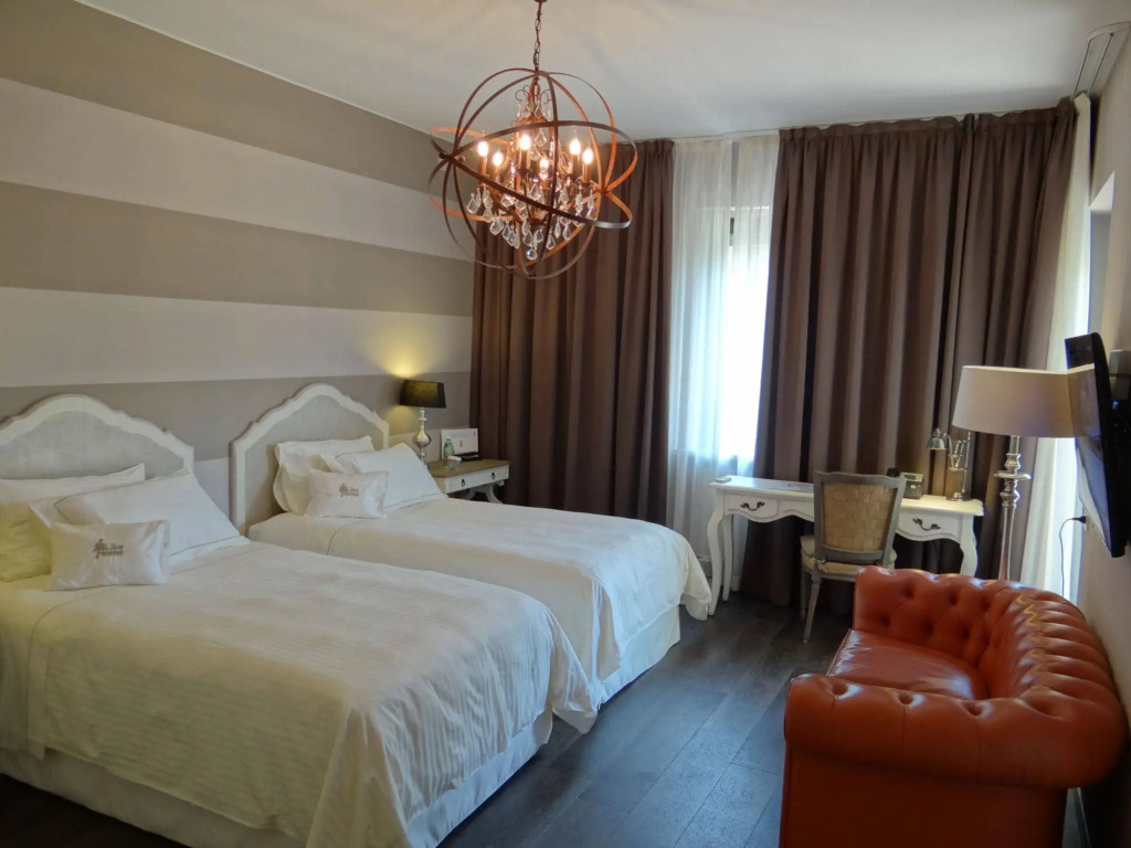 Like Home Boutique Hotel 3 min, Orio Airport