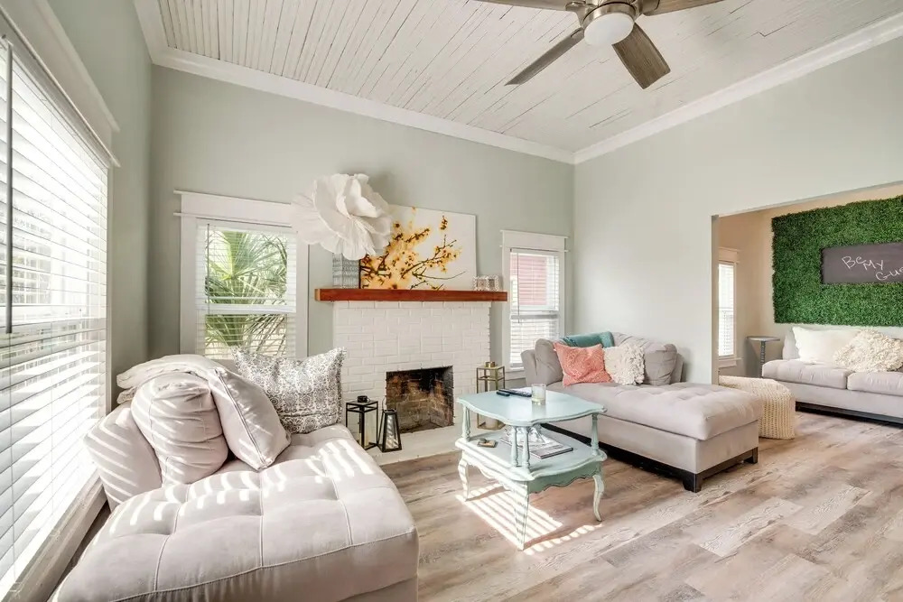 Walk to River & Shops: Downtown Dunnellon Escape