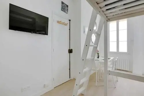 Magnifique Studio 1BR/4P - Guy Moquet / Brochant