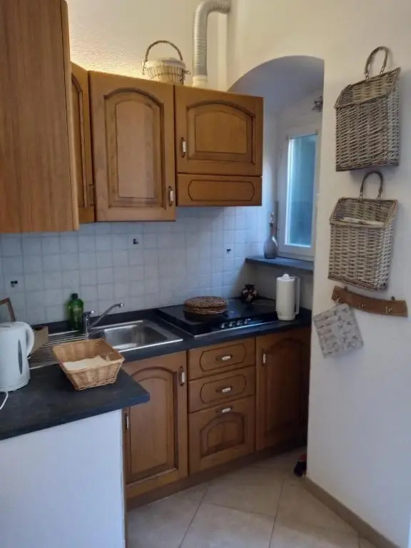 Dume Cosy Apt - Central - Near the Beach with A.C.