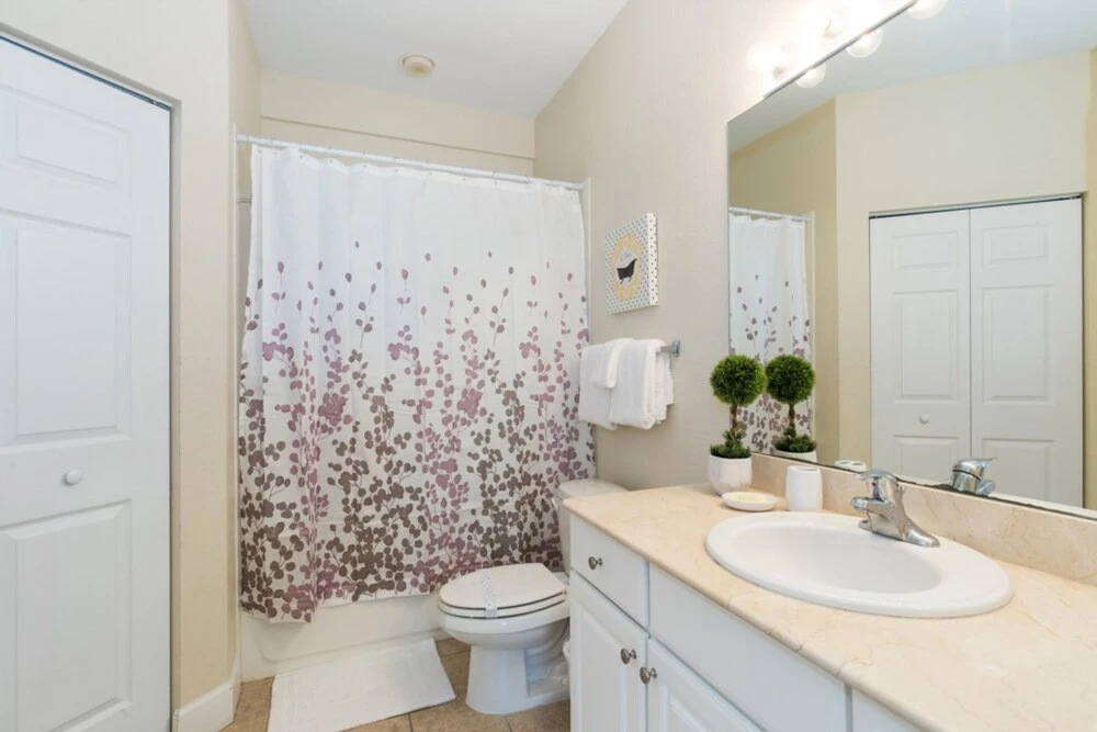 Lucaya Village - 2960 Lucayan Harbour Circle 1-104