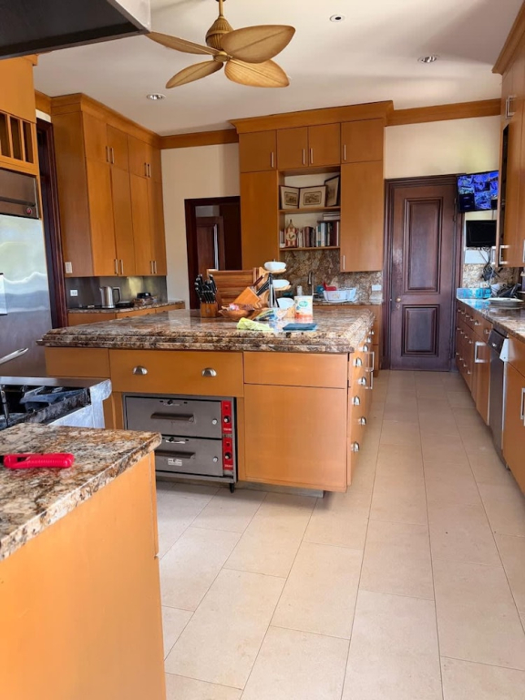 Expansive 6BR Estate Panoramic Sea Views Pool Resort Access