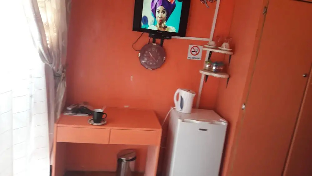 Diphororo guest house