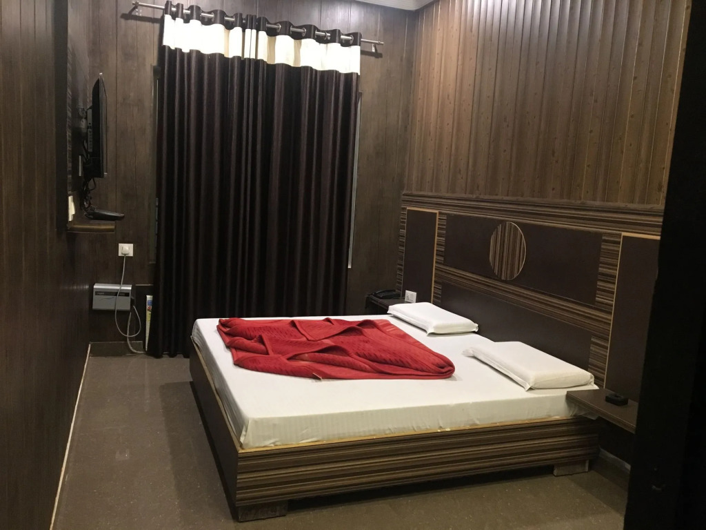 Hotel Pardesi,Har ki pauri Road Haridwar