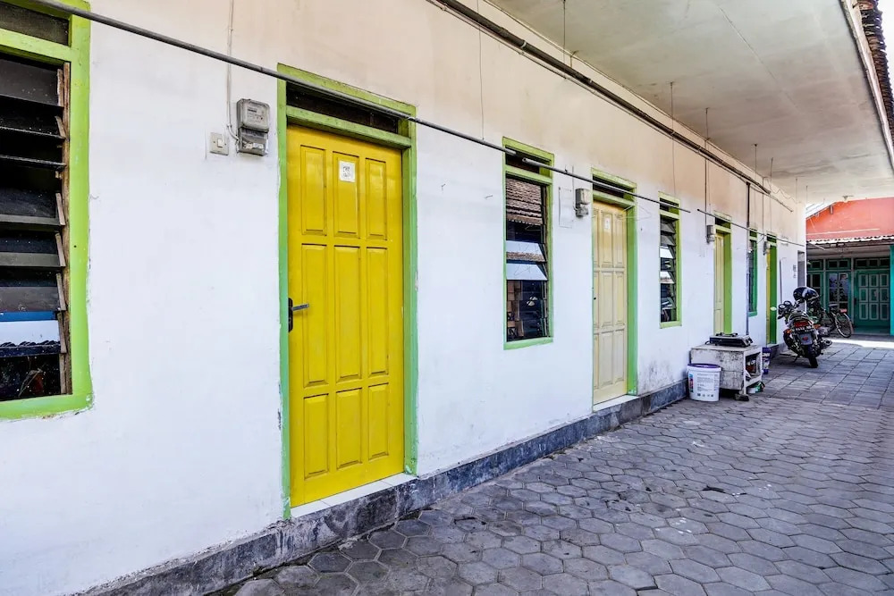 SPOT ON 92595 Umi Homestay Syariah