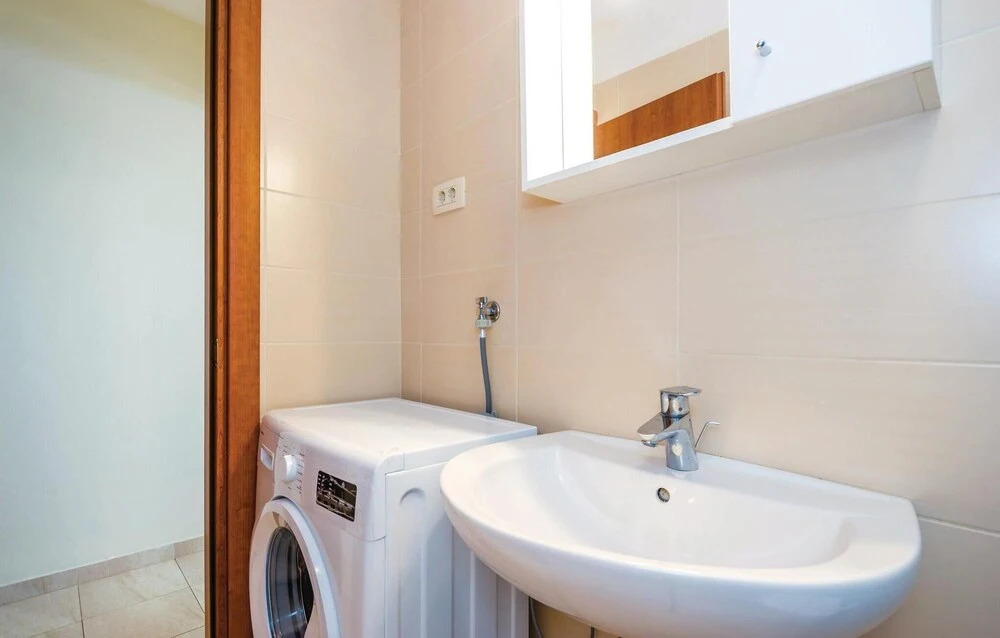 Nice Home in Icici With Wifi and 1 Bedrooms