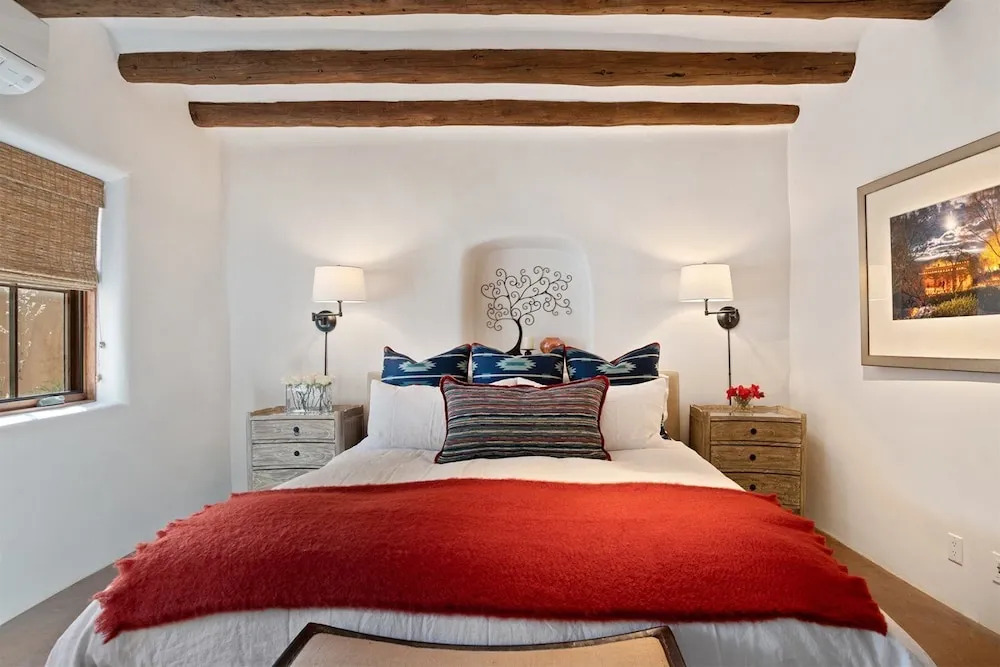Carmel - Elegant East Side Adobe With Kiva Fireplace, Walk to Canyon Rd and The Plaza