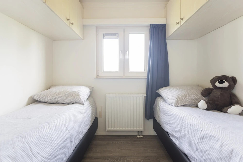 Detached, light chalet with dishwasher not far from Hoorn