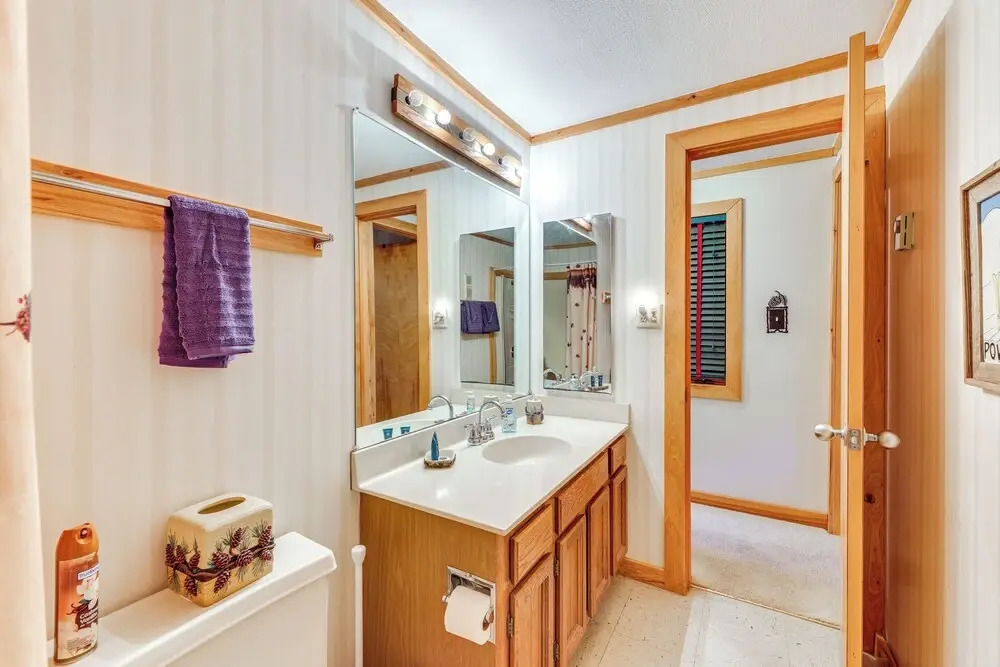 Located in Snowshoe Resort: Townhome w/ Deck!