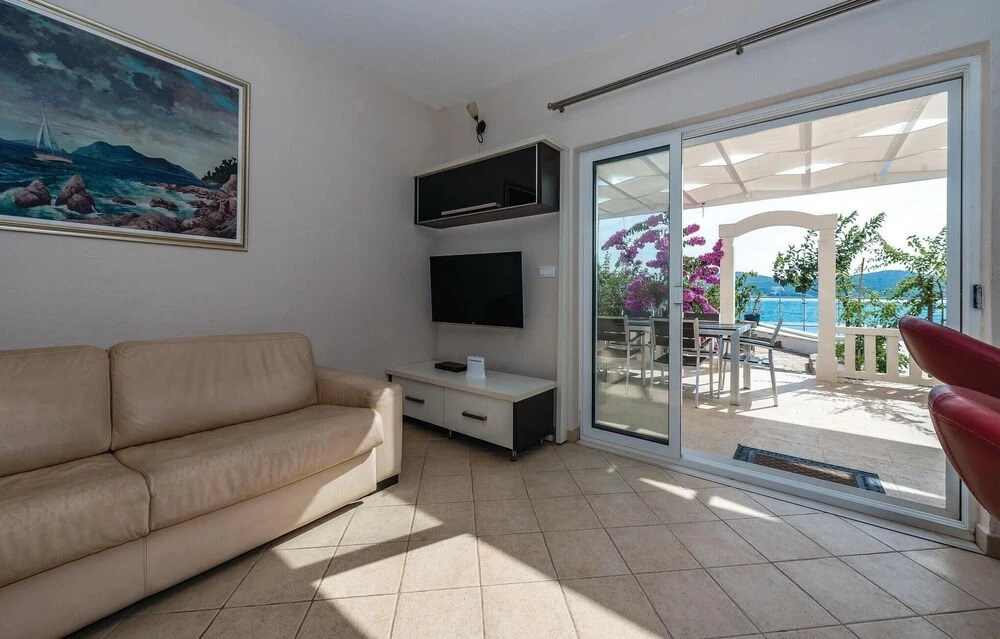 Beach Front Home In Kalebova Luka