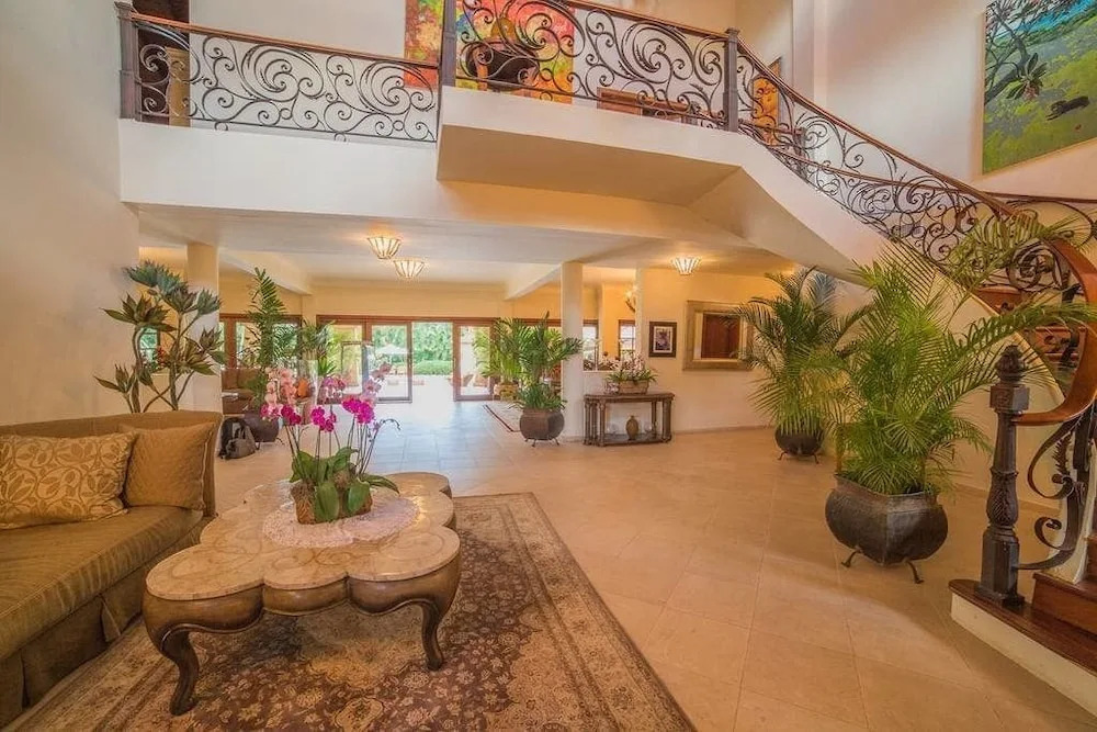 8BR 9BA Barranca Villa by ASVR
