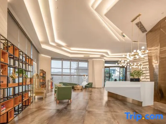 Yibin moon Peninsula Light Hotel(University City & Exhibition Center)