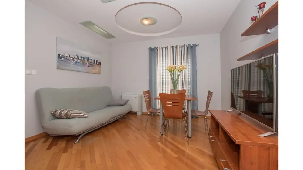 Brkić Apartments with Private Parking