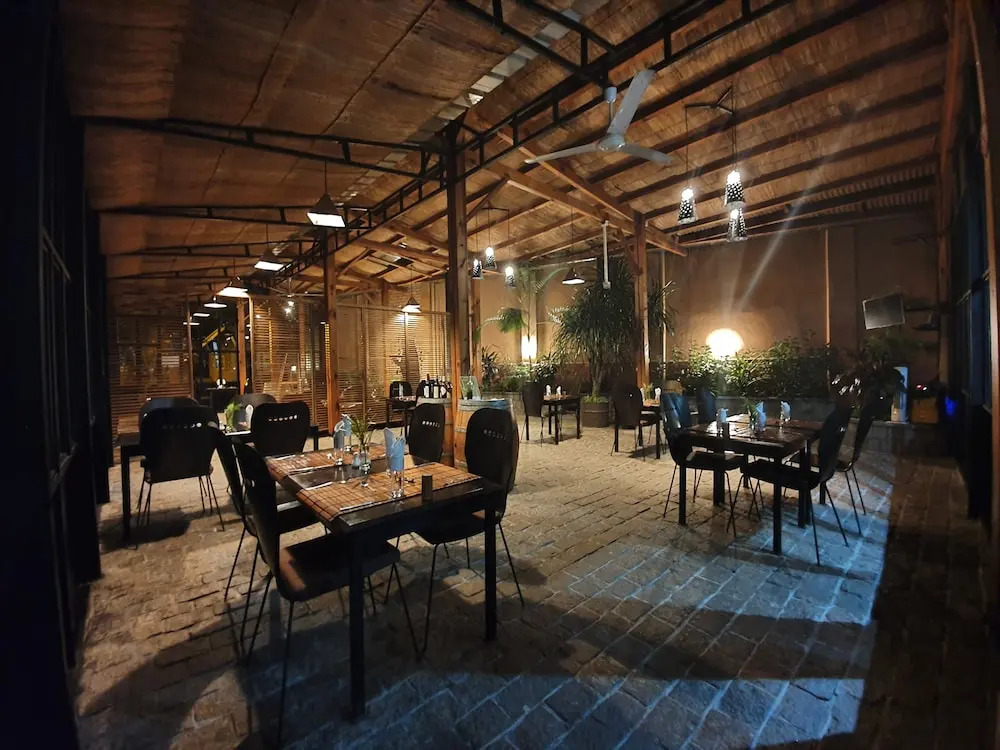 Hôtel Restaurant LE COMBAVA