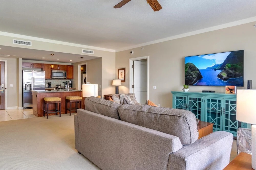 K B M Resorts- Hkk-309 Extra Large 2bdrm, Ocean Views, 3 King Beds, Just 75 Yards From the Ocean!