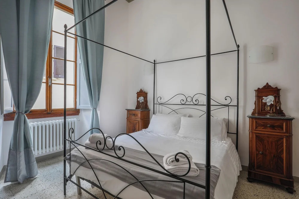 2 Bedroom Apartment in Florences Heart