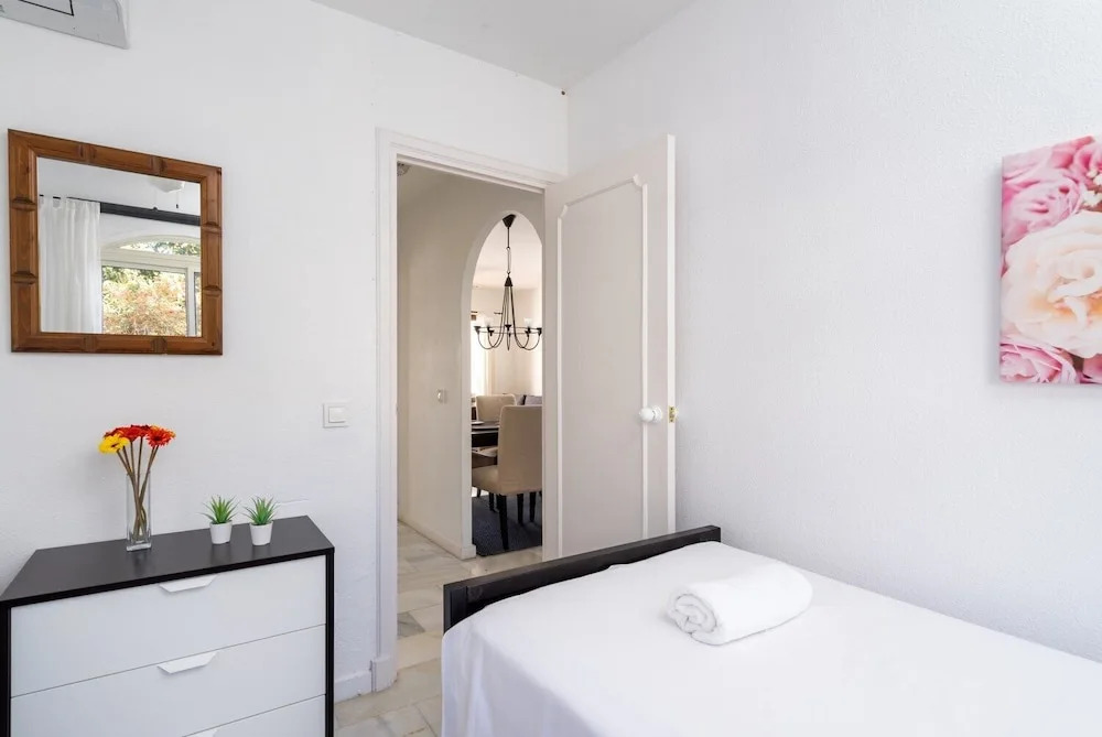 Charming Apartment Near Beach and Golf Ref 115
