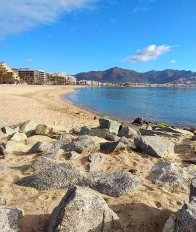 Apartment with One Bedroom in Roses, with Shared Pool, Furnished Terrace And Wifi - 350 M From the Beach