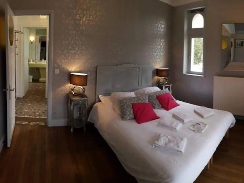 Le Castel Guesthouse