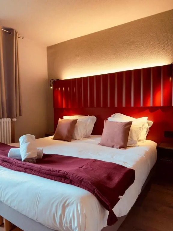 Alpeen Hotel
