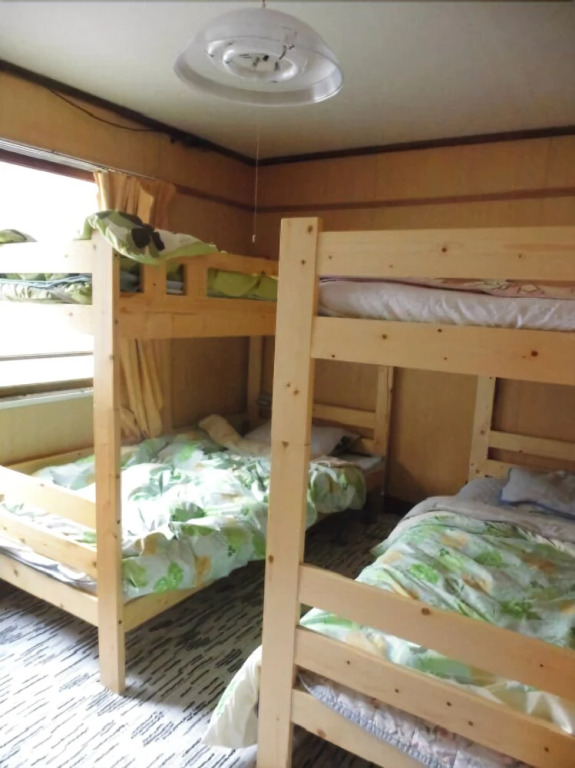 Yumin Backpackers