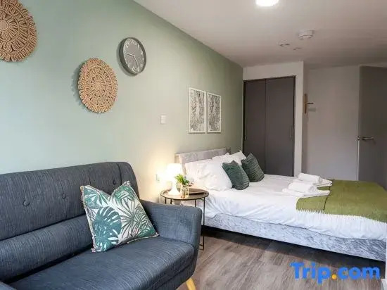 Modern Liverpool Flat | Contractors & Work Trips %