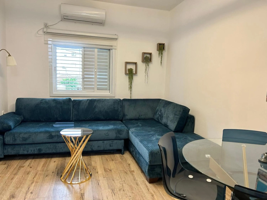 2 Bedrooms Apartment " Marcheliz " in Bat-yam