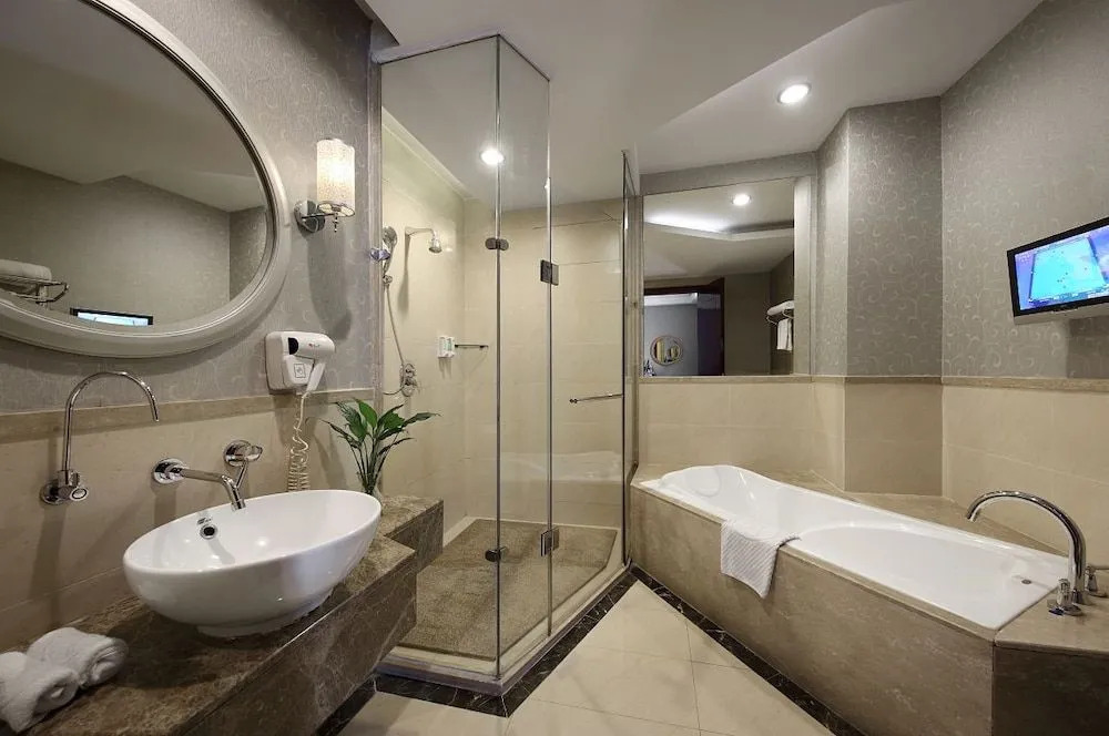 U-Hotel