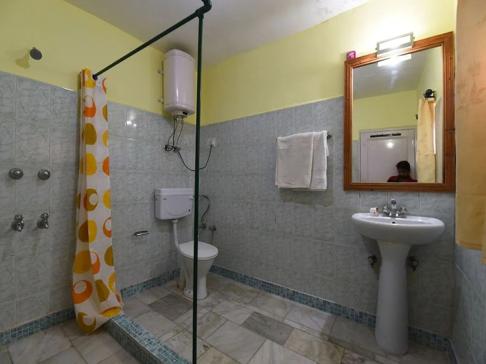 OYO 14257 Home Pleasant Family Studio at Prini