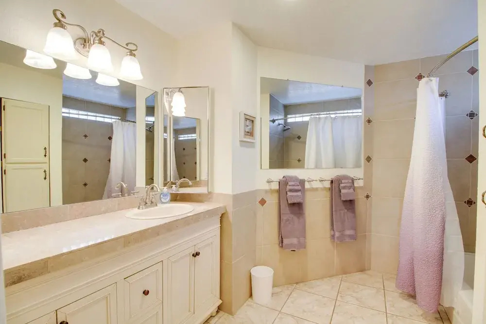 Comfy Albuquerque Townhome < 6 Mi to Downtown