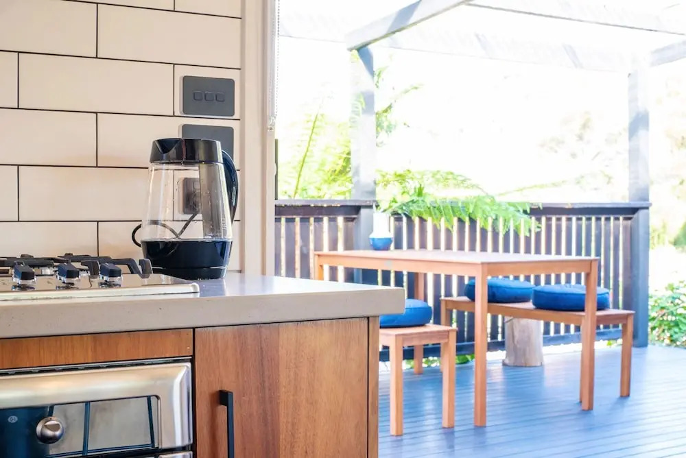 3 Bedroom Entertainer with Bungalow Next To Beach