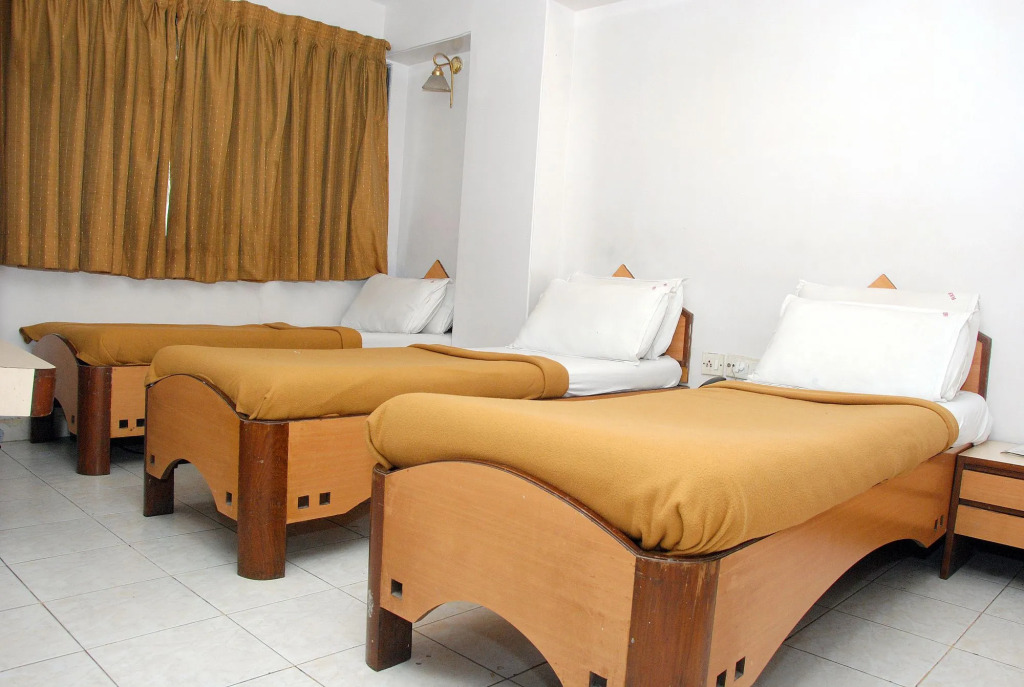 FabHotel Kamran Residency - Nr LBS Marg